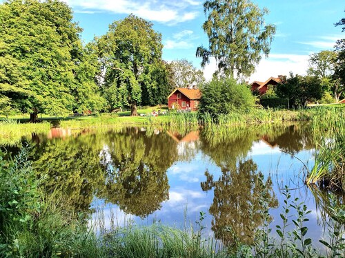 Cottage in beautiful rocky surroundings on Mjörn, only 300m from the sea | SE09115