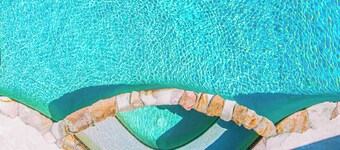 VIP Pristine Luxury- Jacuzzi & Pool House Right By the Beach