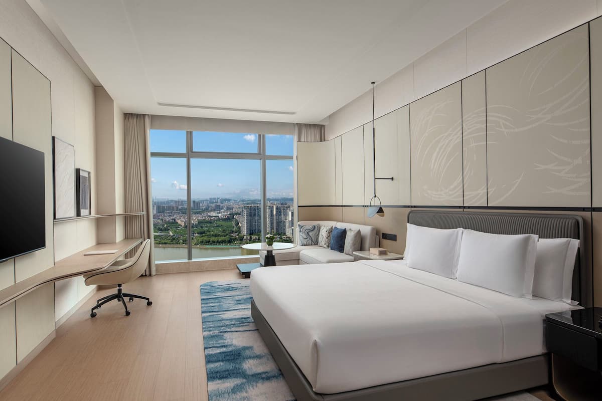 Standard Room, 1 King Bed, Club Lounge Access, River View | Down comforters, desk, laptop workspace, blackout drapes