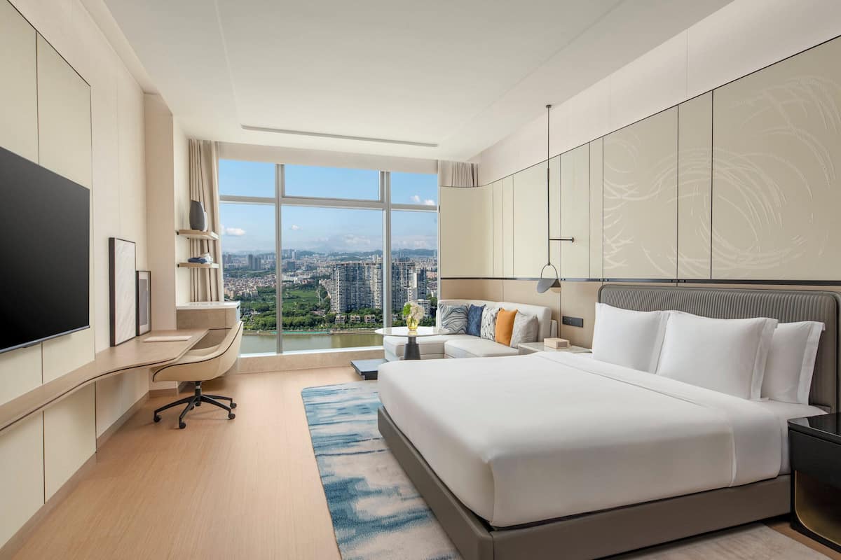 1 King Standard River View | Down comforters, desk, laptop workspace, blackout drapes