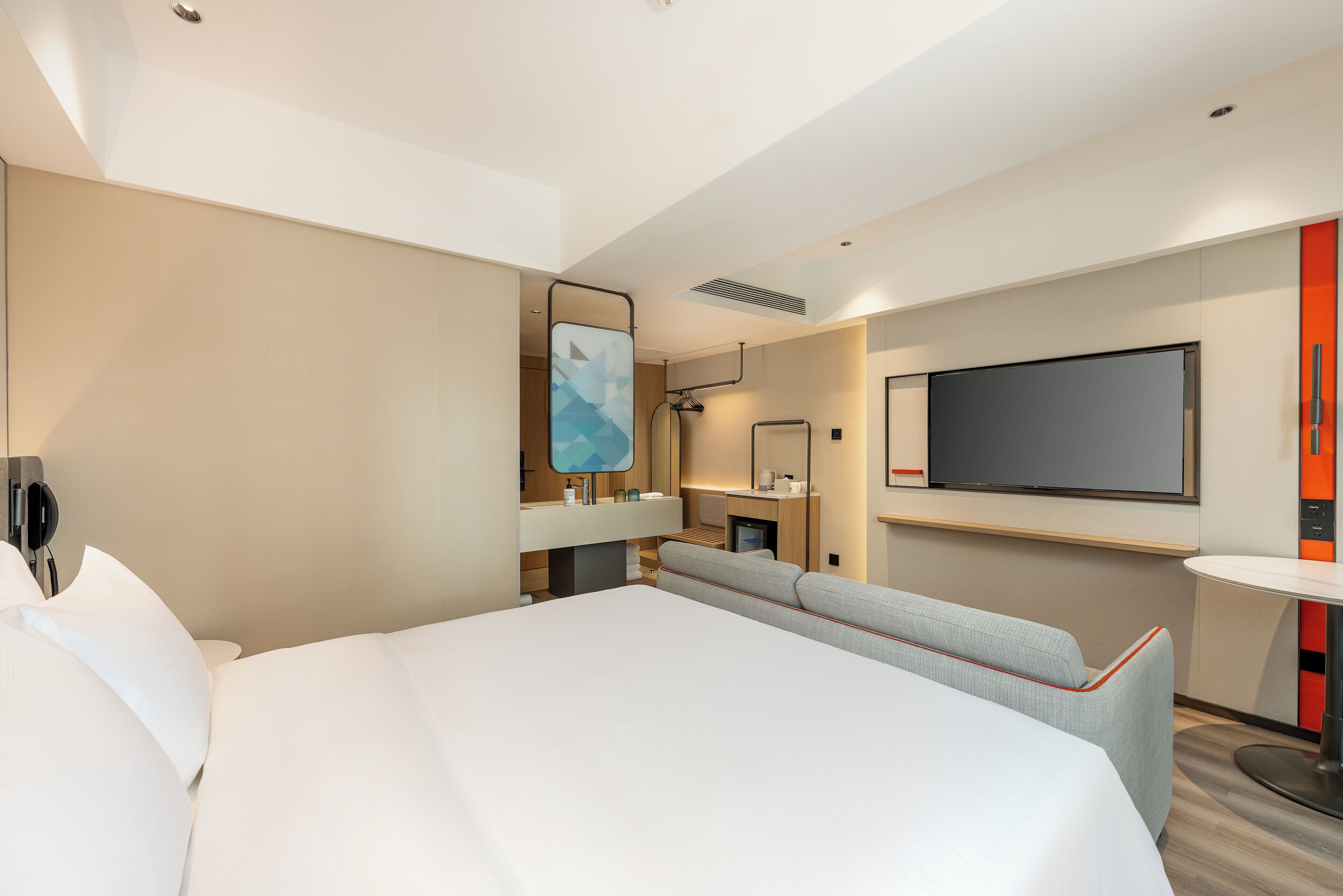 1 King Standard Minifridge