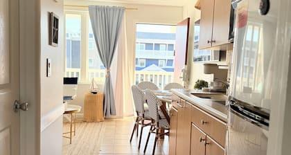 Avalon Beach Condo