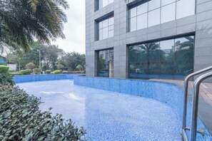 Kolam renang outdoor