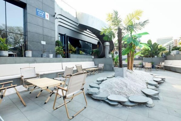 Outdoor dining - Grand Noble Hotel (Chengdu)