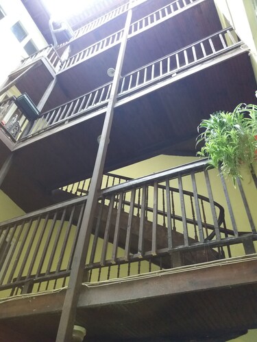 2 steps from the Château - Nice studio