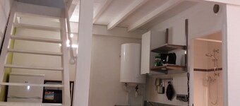 2 steps from the Château - Nice studio