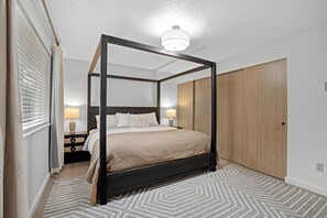 5 bedrooms, iron/ironing board, travel cot, WiFi