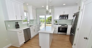Microwave, dishwasher, coffee/tea maker