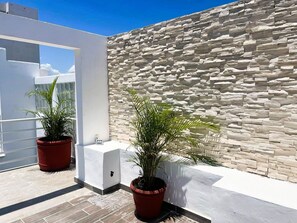 Apartment, Mehrere Betten (Pelicanos, 2Bedroom 2Bathrooms) | Terrasse/Patio