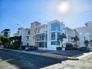 Apartamento, varias camas (Pelicanos, 2Bedroom 2Bathrooms) | Exterior