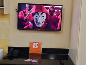 Television - West Suites Staycation/Work-From-Home Alternative! (Nairobi west)