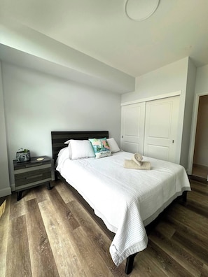 3 quartos, ferros/tábuas de passar roupa, Wi-Fi, roupa de cama