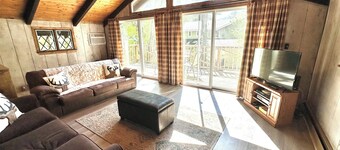 White Mountain Escape, Rustic Cabin in the Woods