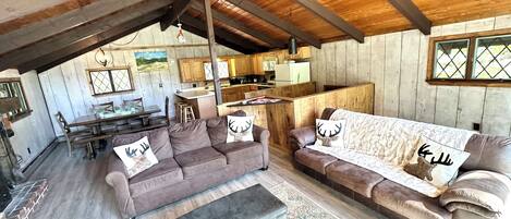 Una Smart TV, una chimenea