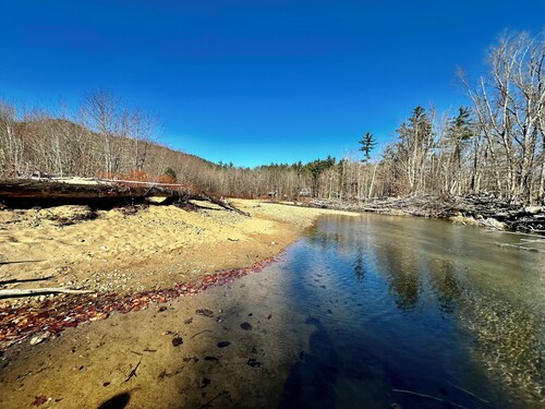 Bartlett Cabin with Saco River Access