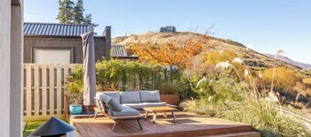 Charming Retreat – Breathtaking Mountain Views