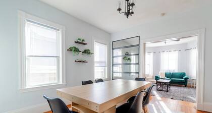 Cozy Davis SQ 4BDs/Free Parking/7 Min to Harvard & MIT/5 Min Walk-Train Station