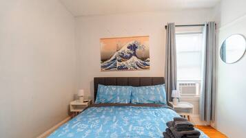 3 bedrooms, iron/ironing board, WiFi, bed sheets