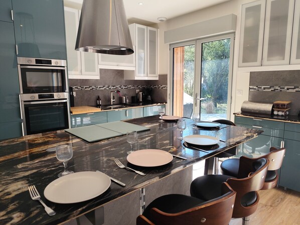 Fridge, microwave, oven, coffee/tea maker - La parenthèse verte et bleue, upscale home in the pines (Quend-Plage)