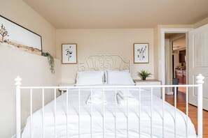 6 bedrooms, iron/ironing board, travel cot, free WiFi
