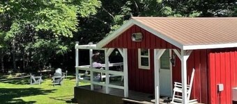 Cozy Rustic Cabin w/Hot Tub
