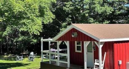Cozy Rustic Cabin w/Hot Tub