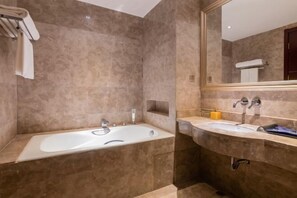 Bathroom - Mengfei Hotel(Xi'an Bell and Drum Tower Dacha City Metro Station Store) (Xi'an)