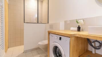 Doccia, asciugacapelli, asciugamani