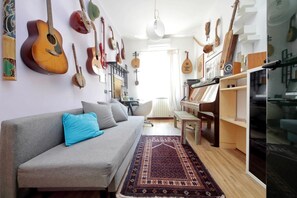 Smart TV - Rome, characteristic apartment for 5 close to the Vatican (Roma)