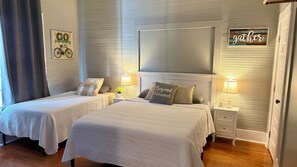3 bedrooms, iron/ironing board, free WiFi, bed sheets - Casa Maria at Historic Brownsville Downtown. (Brownsville)