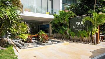 Entrada de la propiedad