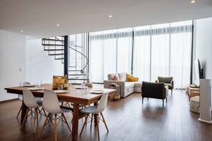 Smart TV 50 pulgadas con canales de televisión por cable, Netflix