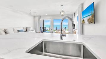 Casa de ciudad, 1 cama King size y sofá cama (Blue Mountain Beach Villas 5B) | Interior