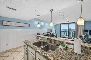Condo, 1 cama King e sofá-cama (SunDestin 510) | Parte interna