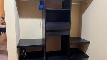 Standard Room | In-room safe, iron/ironing board, free WiFi