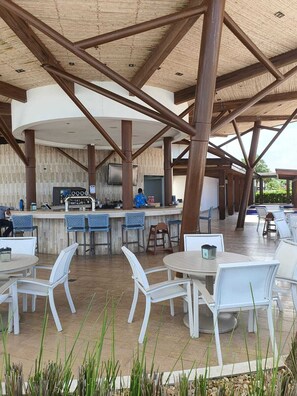 Bar (on property) - Perfect getaway to the sea - Family apartment in exclusive Resort (María Chiquita)