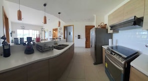 Microwave, oven - Perfect getaway to the sea - Family apartment in exclusive Resort (María Chiquita)