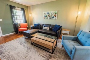 Unclassified image, 3 of 109, button