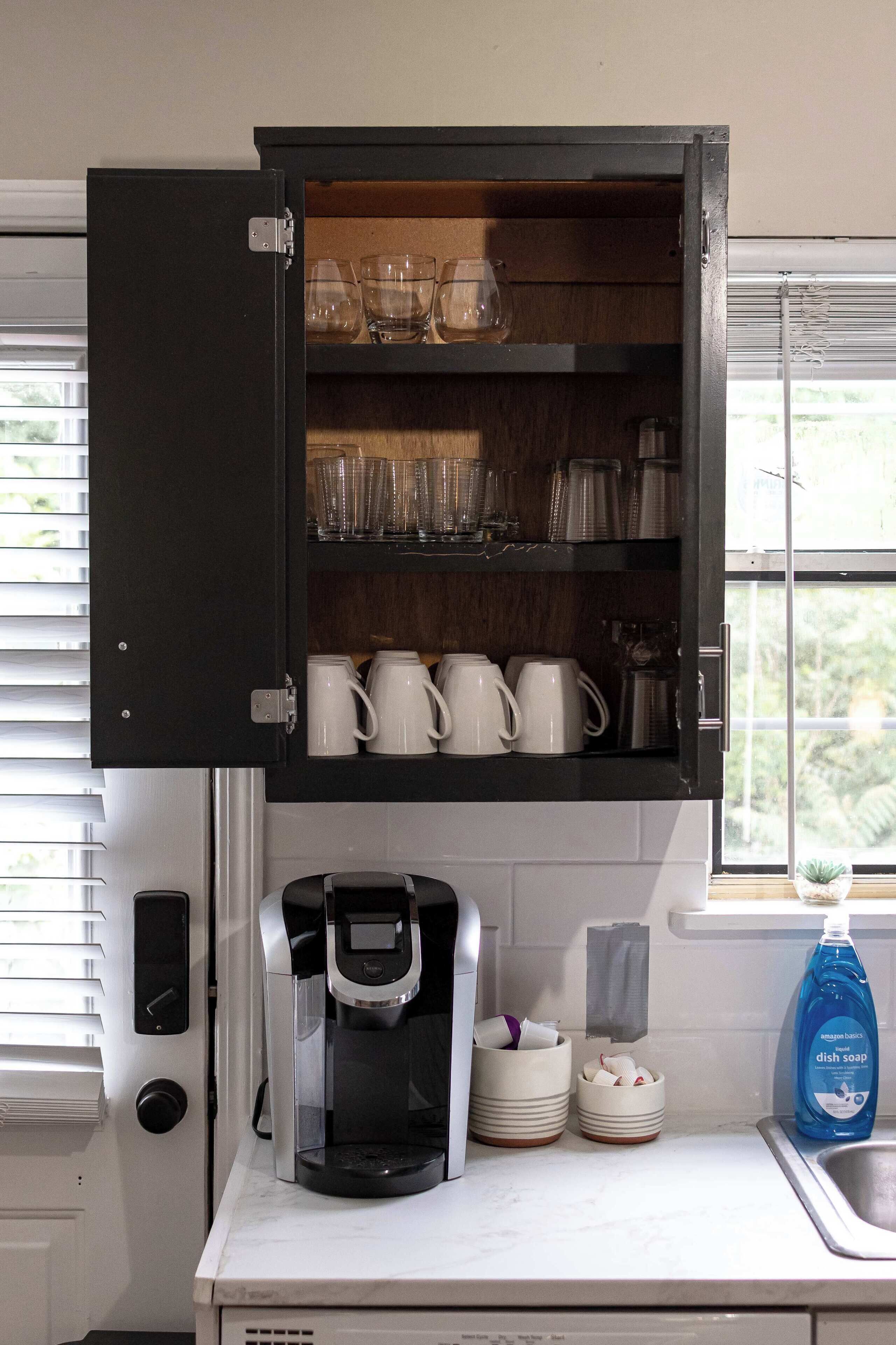 Microondas, horno, placa de cocina, lavavajillas