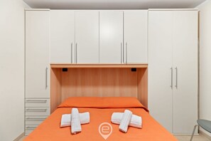 2 chambres, lit parapluie, Wi-Fi, draps fournis
