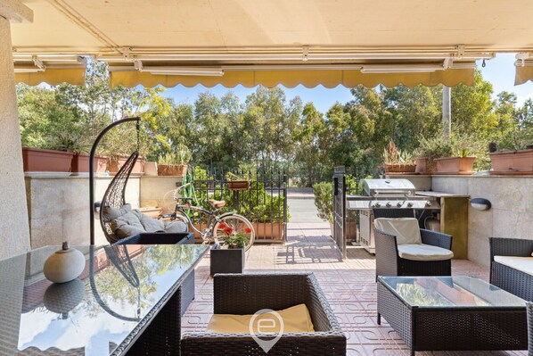 تناول الطعام بالخارج