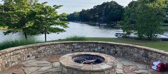 Luxury Golf/Lake Cottage in Reynolds Lake Oconee, behind practice range & green!