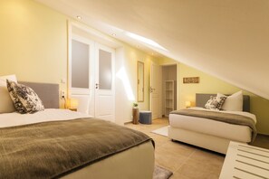2 bedrooms, WiFi, bed sheets