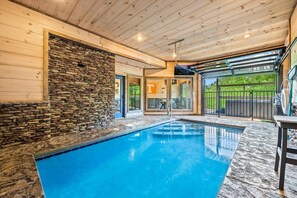 Inomhuspool och uppvärmd pool