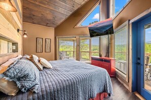 5 Schlafzimmer, Schreibtisch, Bügeleisen/Bügelbrett, Reisekinderbett