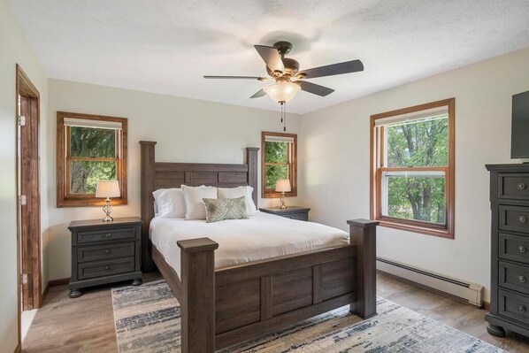 3 chambres, fer et planche à repasser, Wi-Fi gratuit, draps fournis