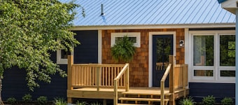 Newly Renovated Charlevoix Home Near Castle Farms - Events Welcome