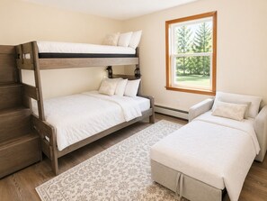 3 bedrooms, iron/ironing board, free WiFi, bed sheets - Newly Renovated Charlevoix Home Near Castle Farms - Events Welcome (Charlevoix)