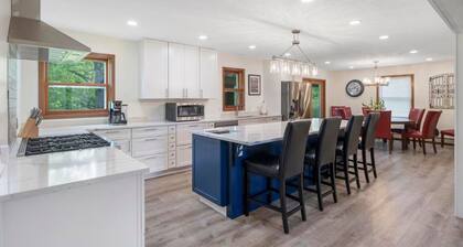 Newly Renovated Charlevoix Home Near Castle Farms - Events Welcome