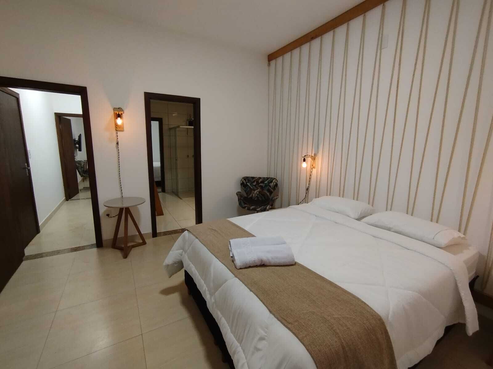 Chambre Familiale, vue piscine | Vue de la chambre